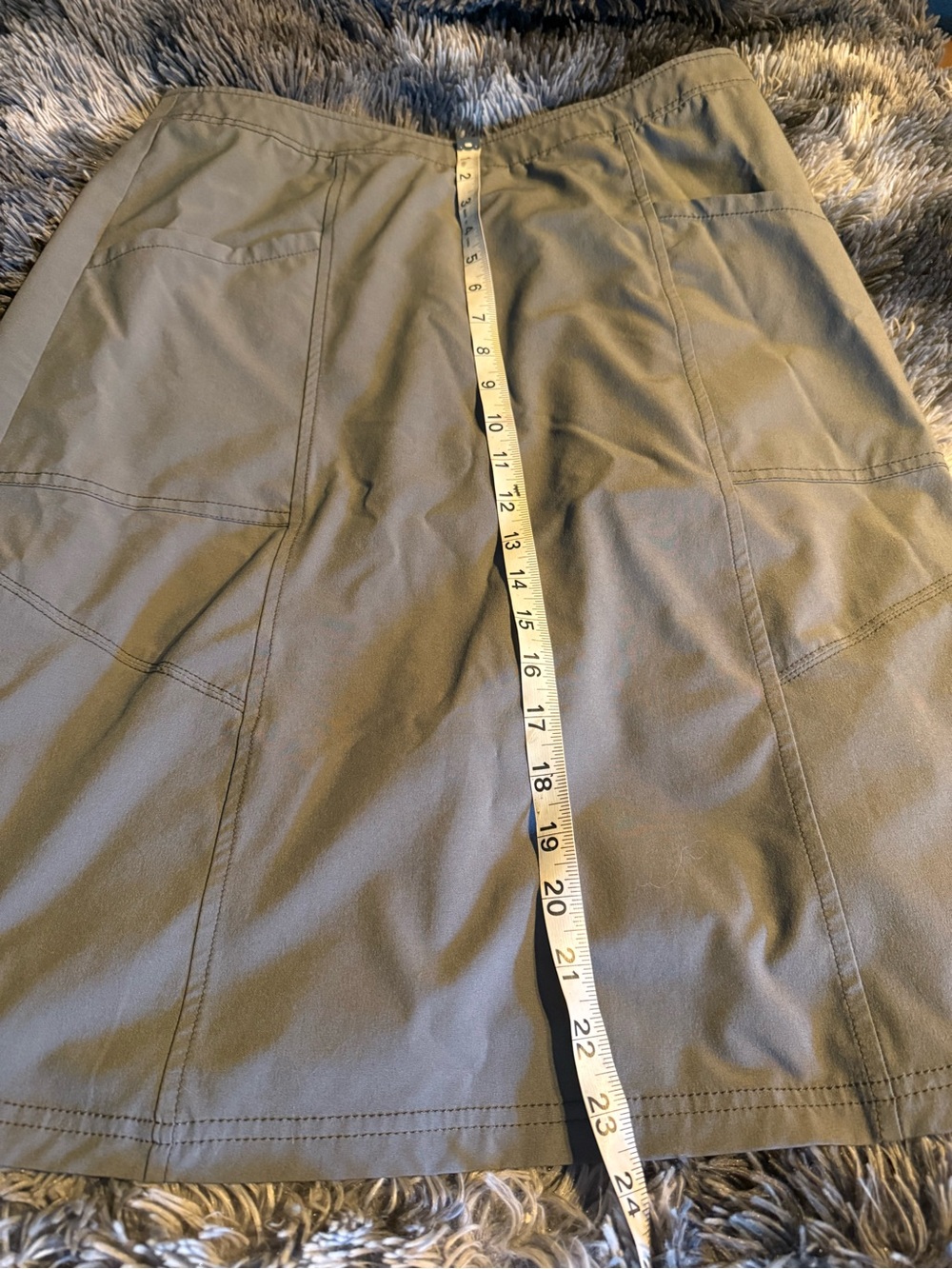 Sz 6 title nine cargo skirt (midi) - Picture 3 of 8